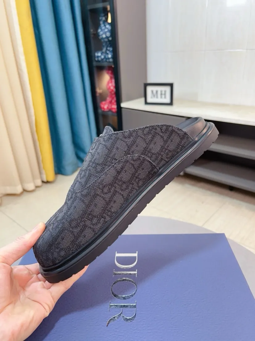 Men's shoes 💰380🌸🌸【Dior】Top purchasing agent 🇮🇹 Di Street Male God half drag counter synchronization, uppers imported from Italy with D logo fabric, high-quality complex splicing craftsmanship, soles: original soles specially provided by the original factory, exclusive event molded soles super comfortable, original factory single goods, 🔍🔍high quality, you can enter and exit the counter at will, welcome to compare, size number 38-45 (order 46)